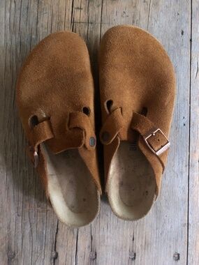 Boston Soft Footbed suede leather clog